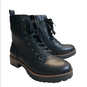 NWOT - Kensie Willa Combat Boots Size 6